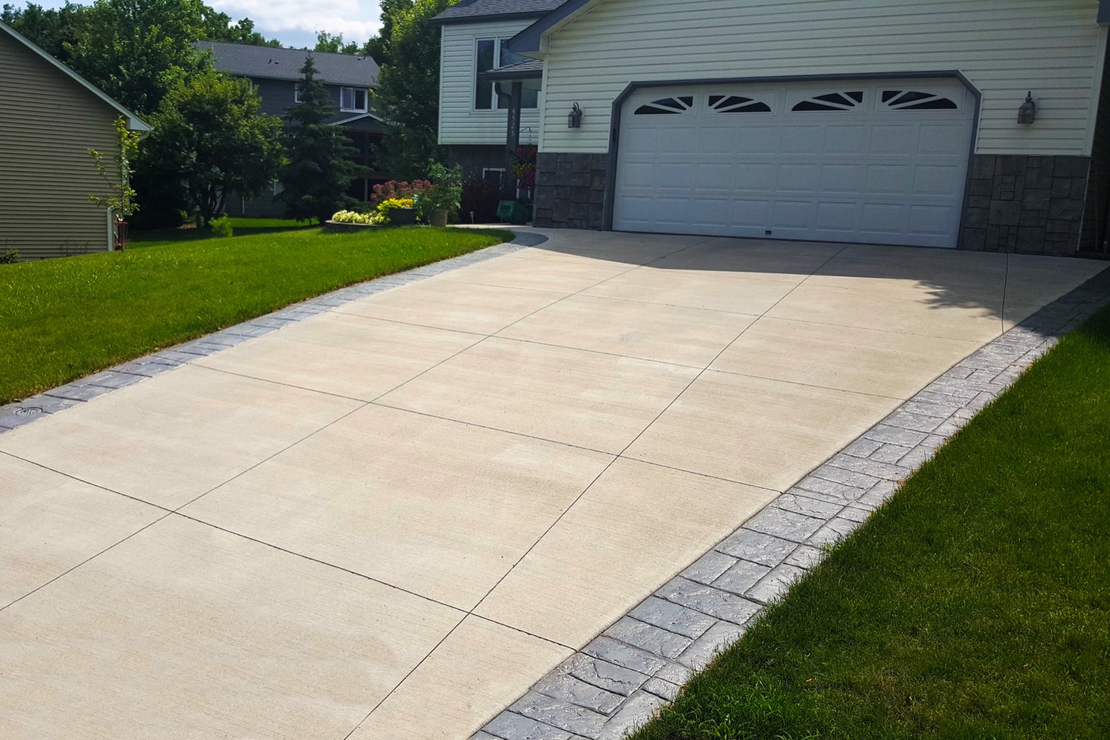 Concrete Driveway Cost Estimate Custom Construction Services Minneapolis Concrete Driveways